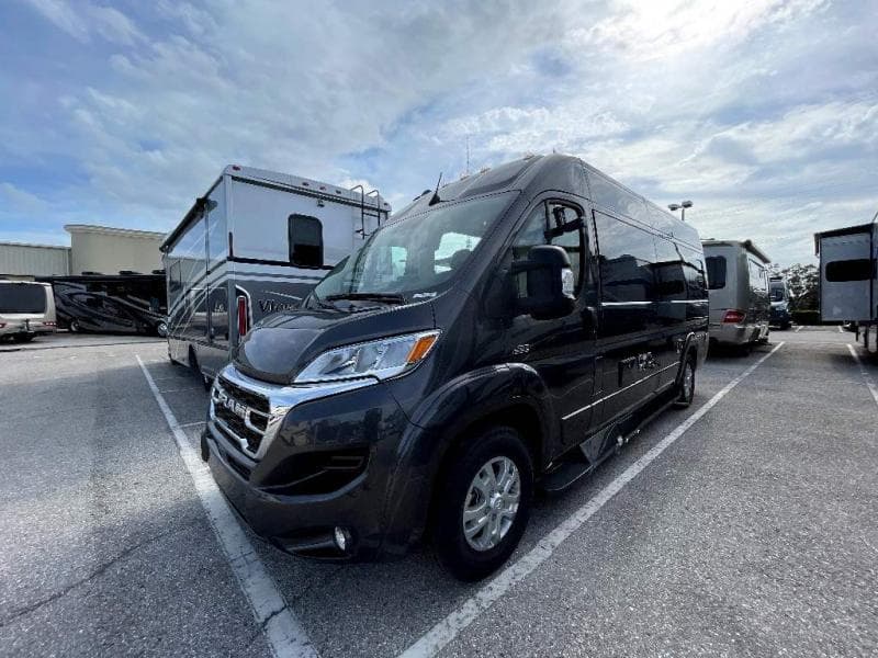 2025 Midwest Automotive Designs 2025 Midwest Automotive Designs Legend - thumbnail 3