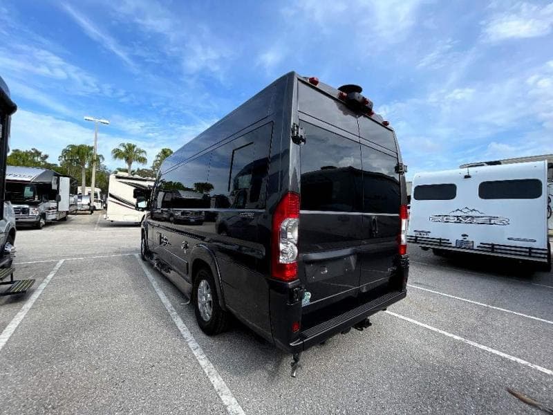 2025 Midwest Automotive Designs 2025 Midwest Automotive Designs Legend - thumbnail 4