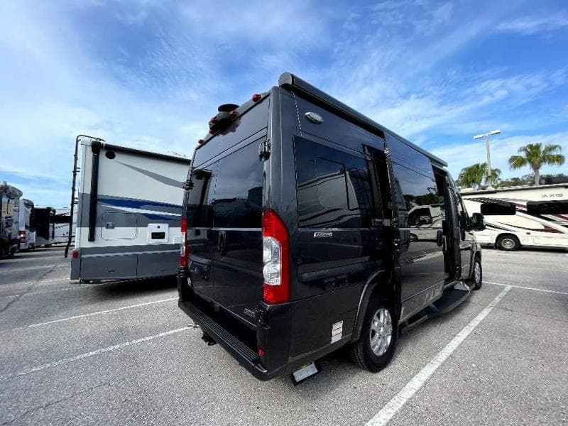 2025 Midwest Automotive Designs 2025 Midwest Automotive Designs Legend - thumbnail 6