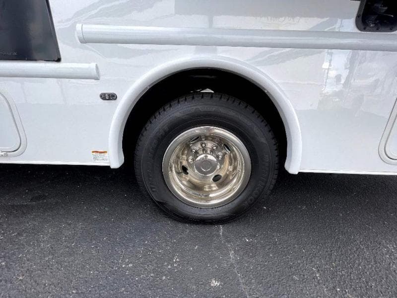 2024 Nexus RV 2024 Nexus RV Triumph - thumbnail 4