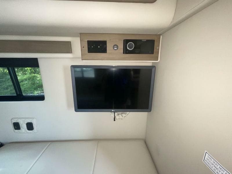 2025 Midwest Automotive Designs 2025 Midwest Automotive Designs Legend - thumbnail 19