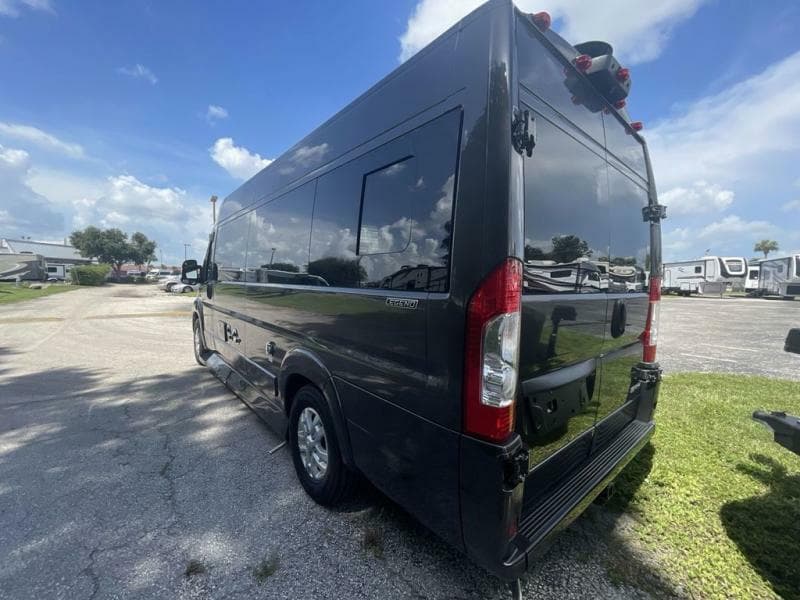 2025 Midwest Automotive Designs 2025 Midwest Automotive Designs Legend - thumbnail 5