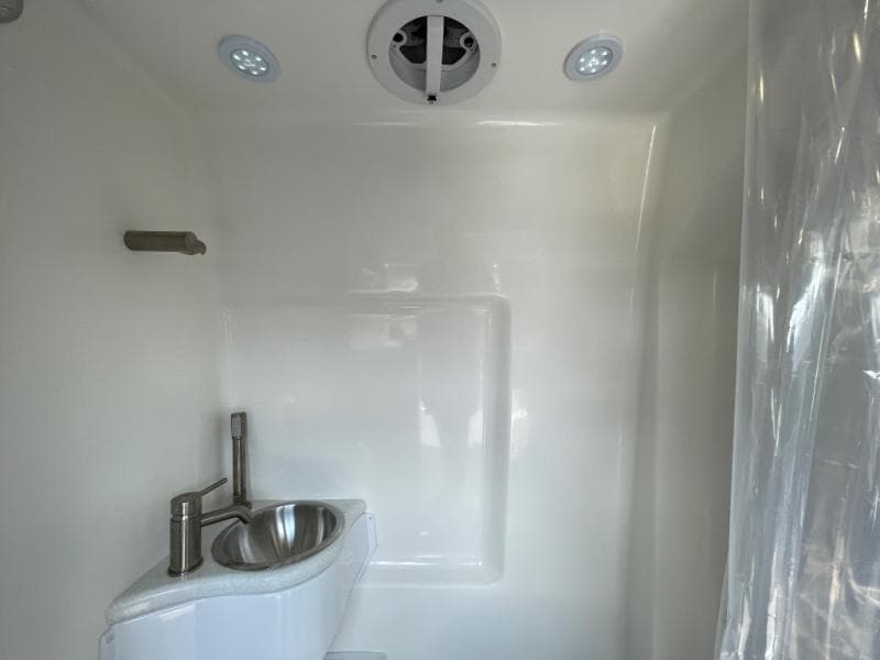 2025 Midwest Automotive Designs 2025 Midwest Automotive Designs Legend - thumbnail 15