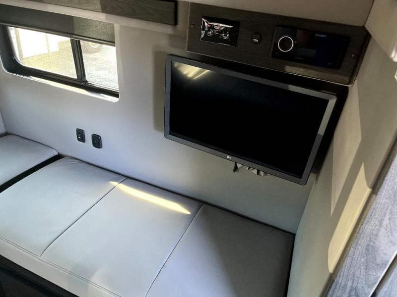 2025 Midwest Automotive Designs 2025 Midwest Automotive Designs Legend - thumbnail 27