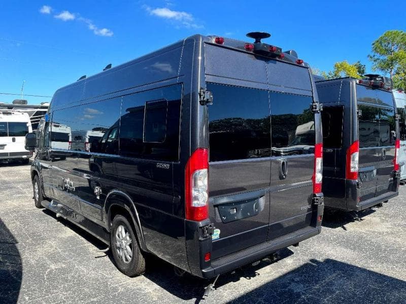 2025 Midwest Automotive Designs 2025 Midwest Automotive Designs Legend - thumbnail 5