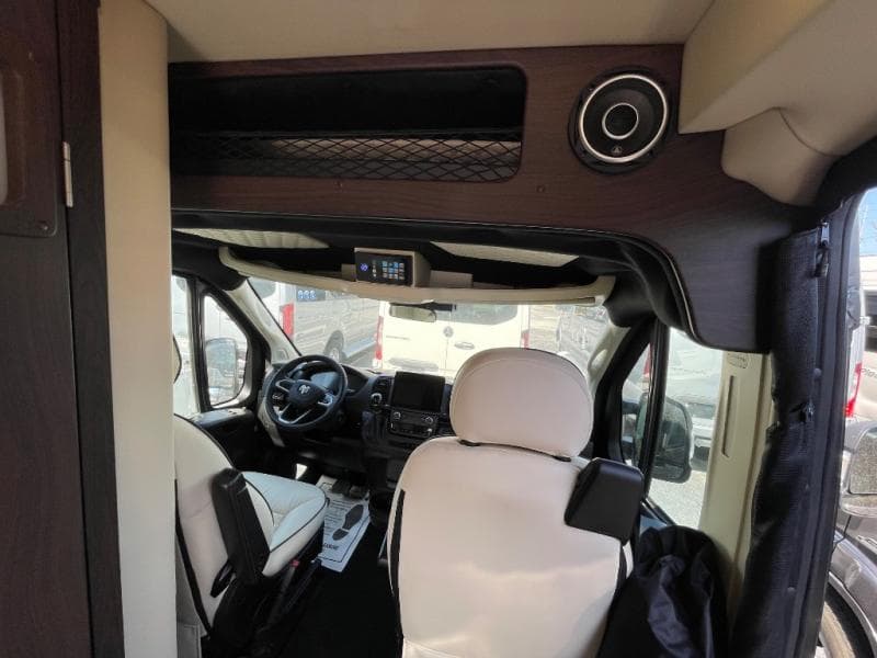 2025 Midwest Automotive Designs 2025 Midwest Automotive Designs Legend - thumbnail 7