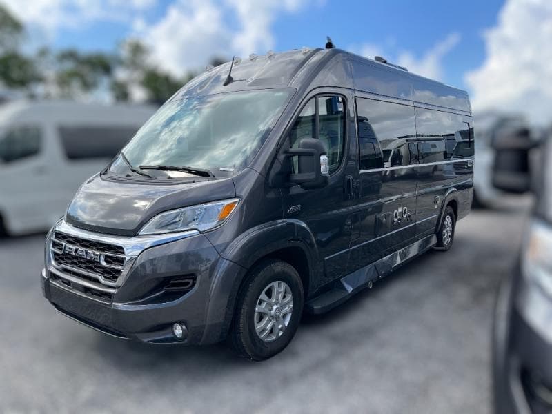 2025 Midwest Automotive Designs 2025 Midwest Automotive Designs Legend - thumbnail 3