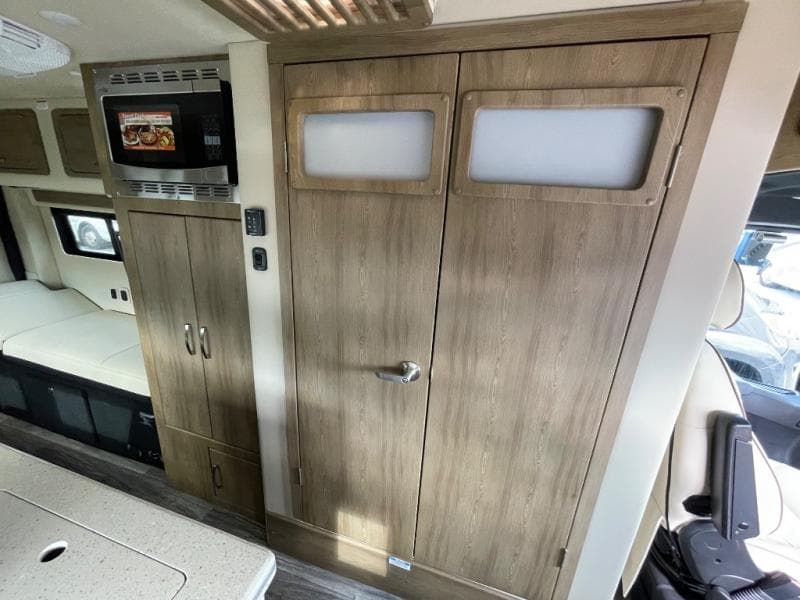 2025 Midwest Automotive Designs 2025 Midwest Automotive Designs Legend - thumbnail 7