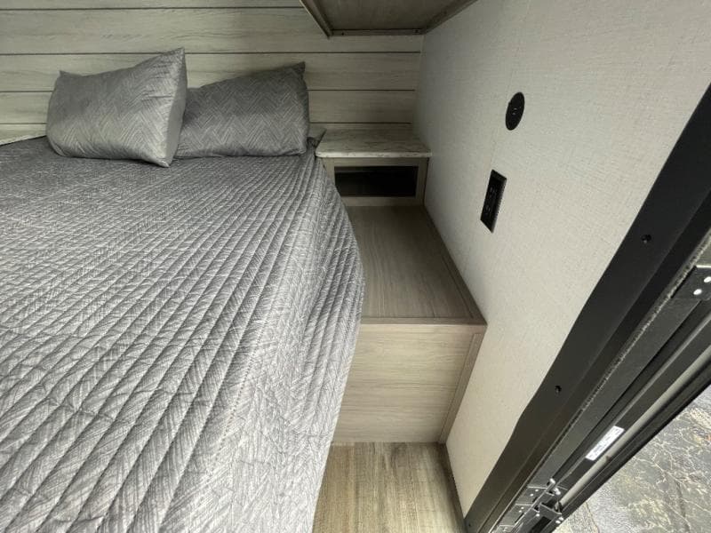 2024 Dutchmen 2024 Dutchmen Coleman - thumbnail 43