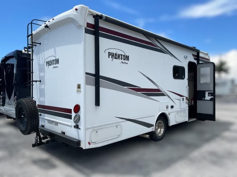 2021 Nexus RV 2021 Nexus RV Phantom - thumbnail 5