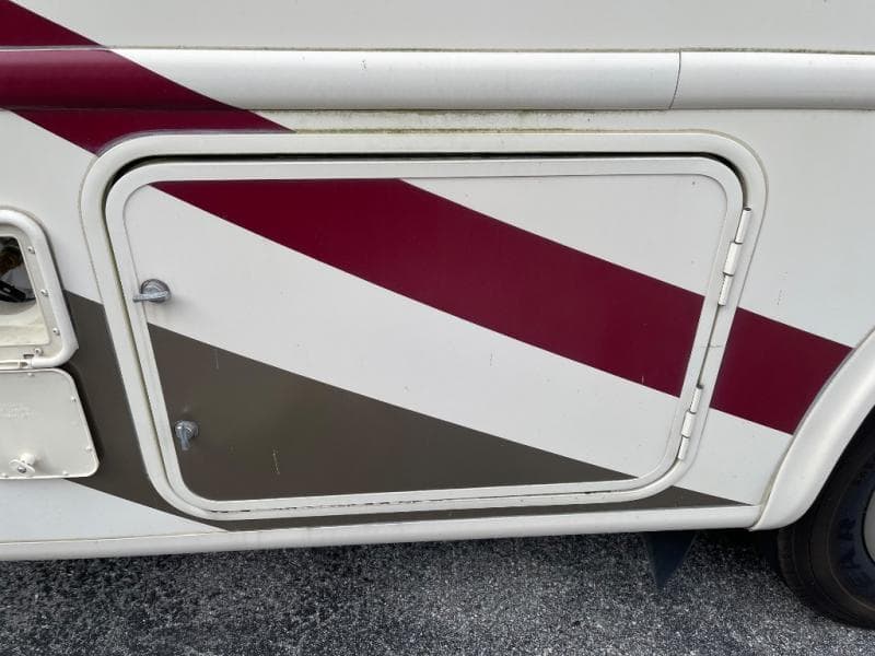 2019 Thor Motor Coach 2019 Thor Motor Coach Hurricane - thumbnail 45