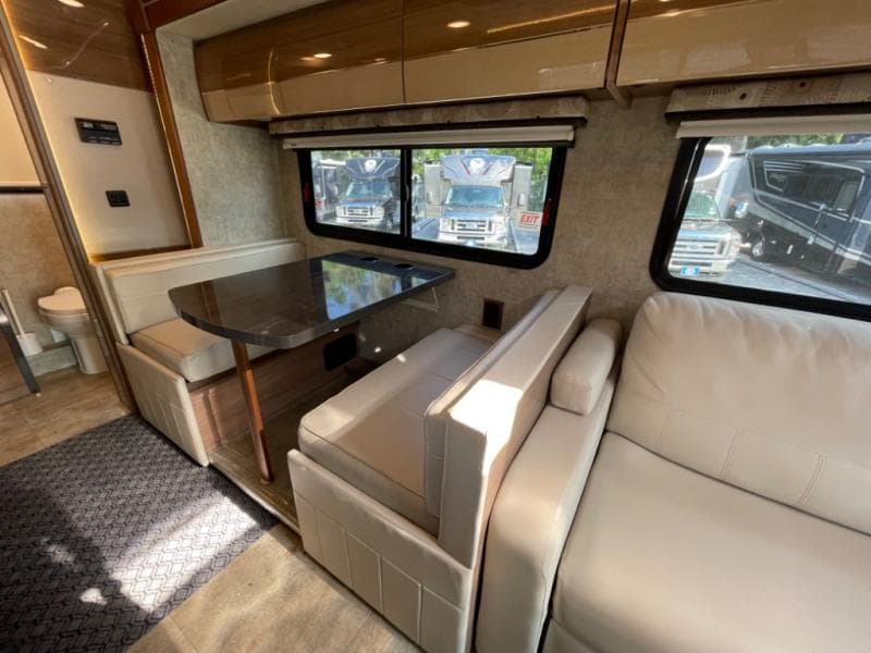 2016 Winnebago 2016 Winnebago View - thumbnail 17