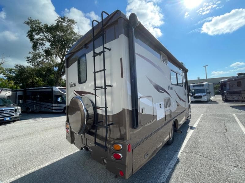 2016 Winnebago 2016 Winnebago View - thumbnail 9