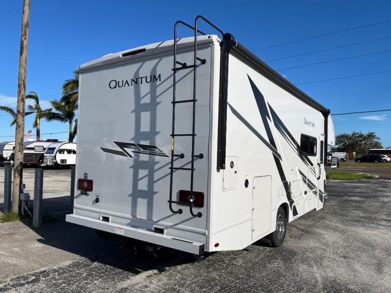 2025 Thor Motor Coach 2025 Thor Motor Coach Quantum - thumbnail 12