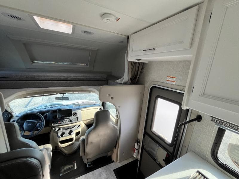 2025 Thor Motor Coach 2025 Thor Motor Coach Quantum - thumbnail 27