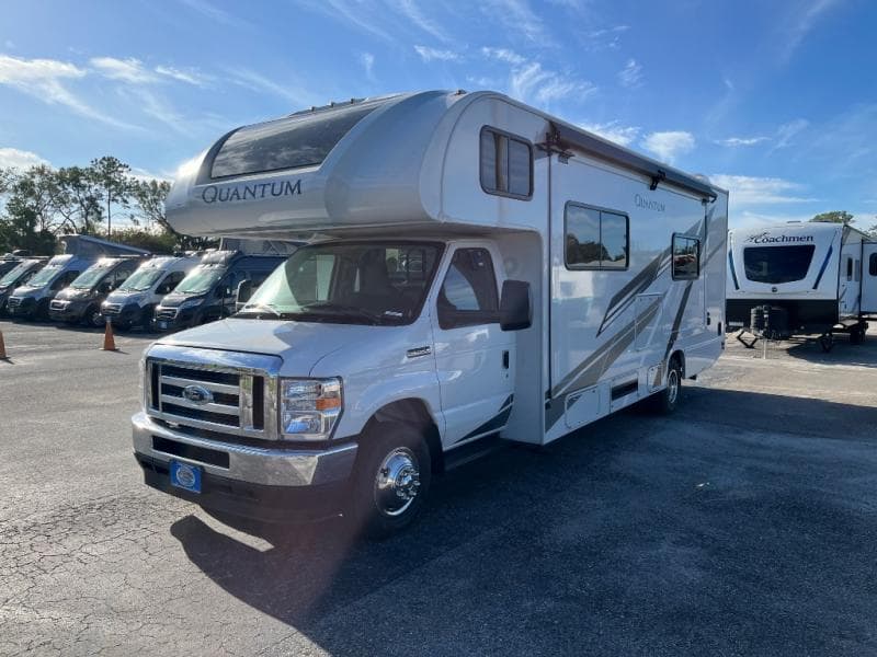 2025 Thor Motor Coach 2025 Thor Motor Coach Quantum - thumbnail 3