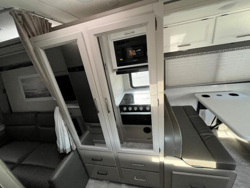 2025 Thor Motor Coach 2025 Thor Motor Coach Quantum - thumbnail 42