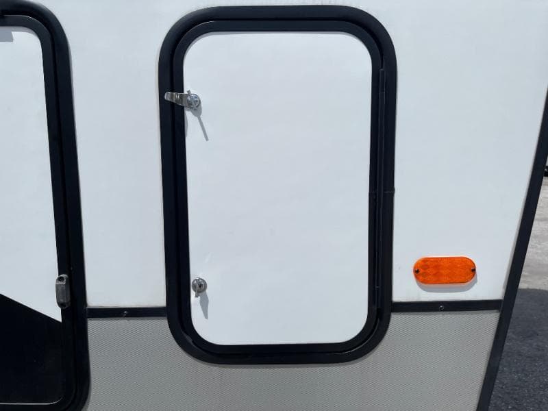 2023 Coachmen 2023 Coachmen Chaparral - thumbnail 11