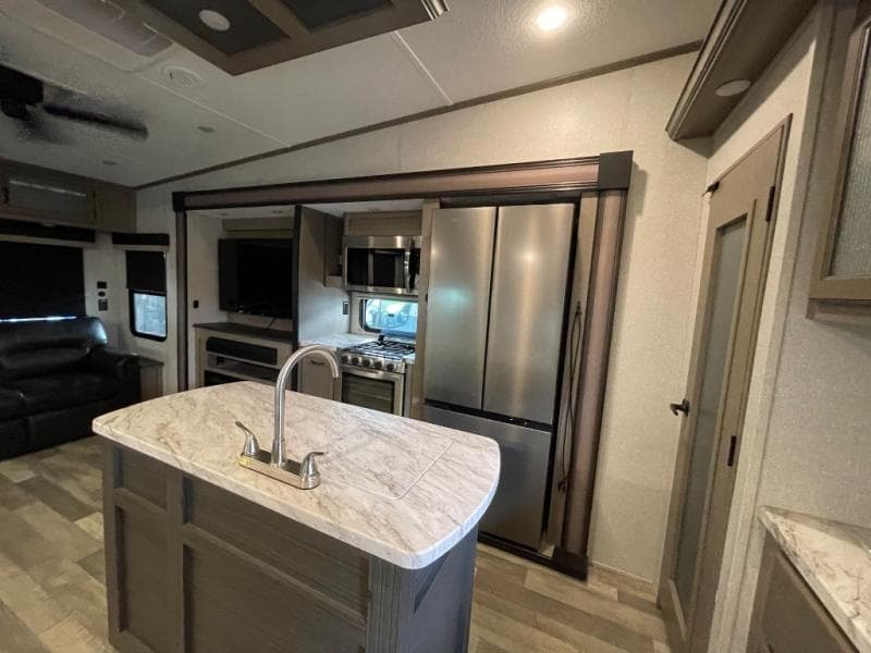 2023 Coachmen 2023 Coachmen Chaparral - thumbnail 18