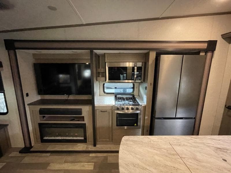 2023 Coachmen 2023 Coachmen Chaparral - thumbnail 19