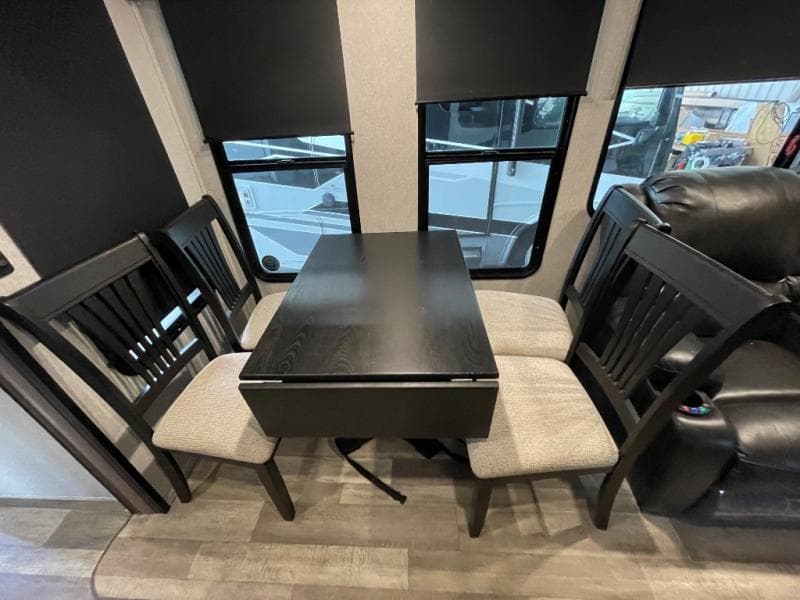 2023 Coachmen 2023 Coachmen Chaparral - thumbnail 25