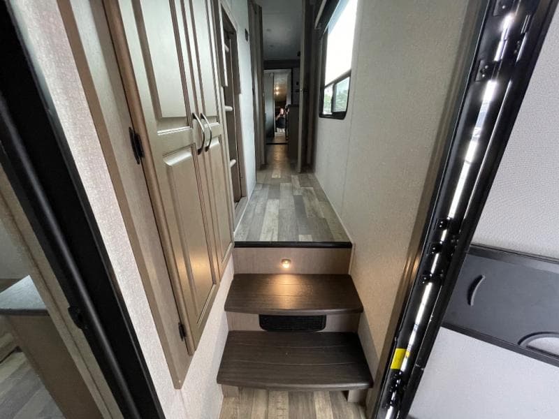 2023 Coachmen 2023 Coachmen Chaparral - thumbnail 29