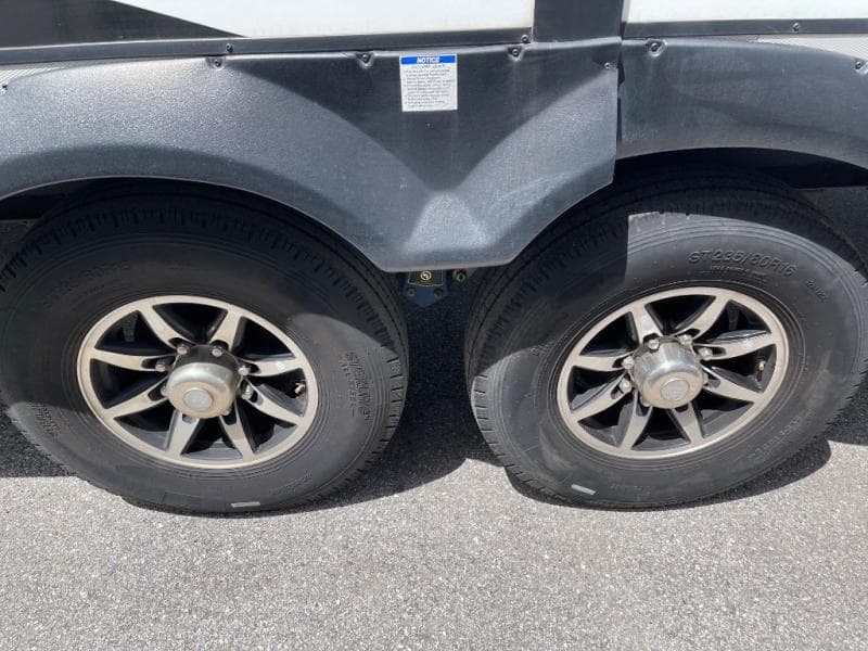 2023 Coachmen 2023 Coachmen Chaparral - thumbnail 6