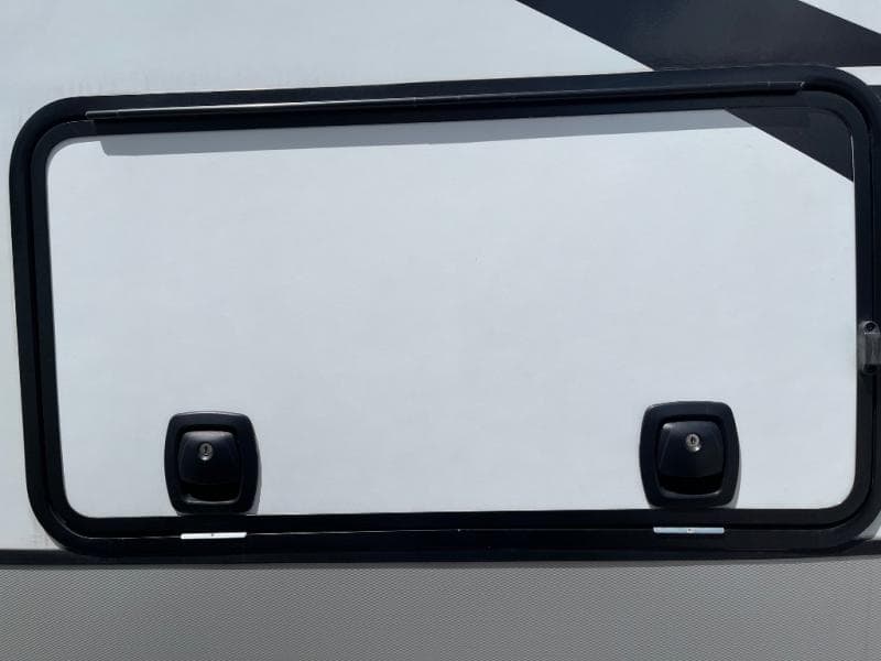 2023 Coachmen 2023 Coachmen Chaparral - thumbnail 7