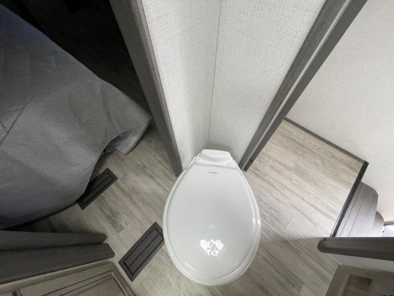 2025 Keystone RV 2025 Keystone RV Alpine Avalanche Edition - thumbnail 19