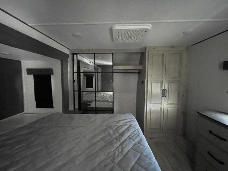 2025 Keystone RV 2025 Keystone RV Alpine Avalanche Edition - thumbnail 20