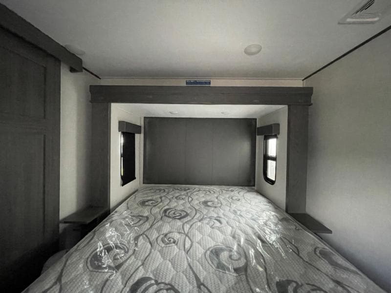 2025 Keystone RV 2025 Keystone RV Alpine Avalanche Edition - thumbnail 22