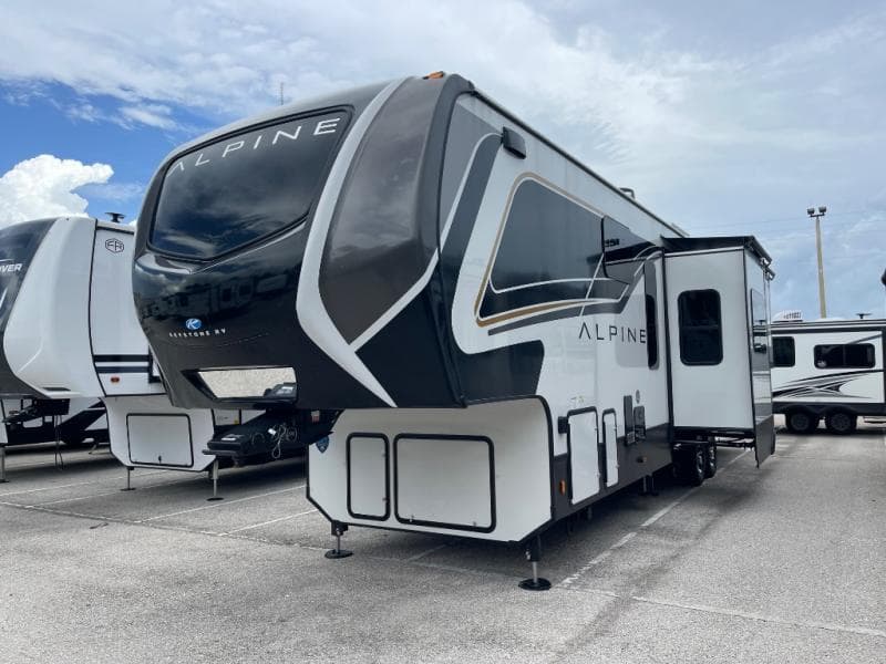 2025 Keystone RV 2025 Keystone RV Alpine Avalanche Edition - thumbnail 6