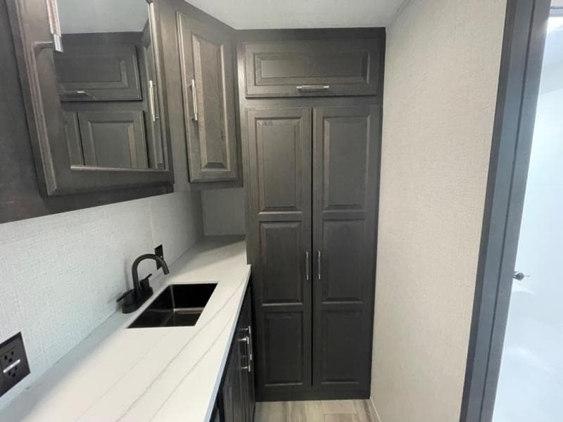 2025 Keystone RV 2025 Keystone RV Alpine - thumbnail 36