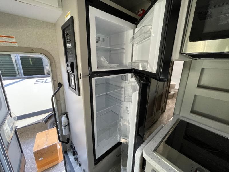 2024 Thor Motor Coach 2024 Thor Motor Coach Quantum - thumbnail 25