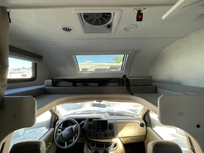 2024 Thor Motor Coach 2024 Thor Motor Coach Quantum - thumbnail 9