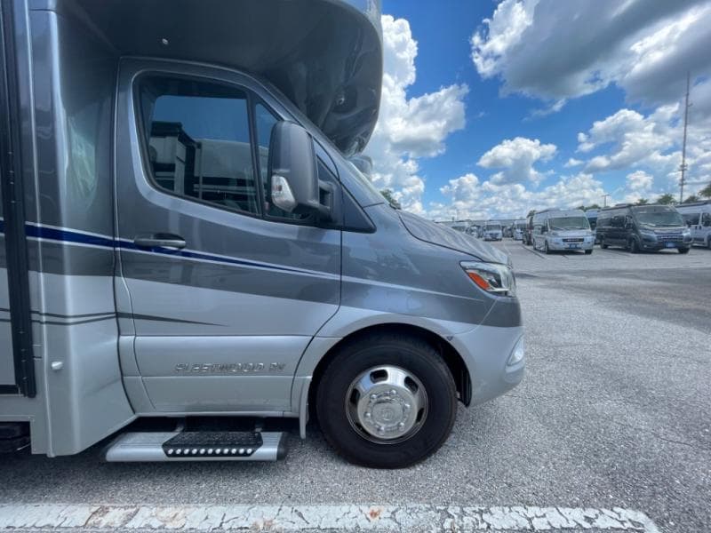 2025 Fleetwood RV 2025 Fleetwood RV Insight - thumbnail 11