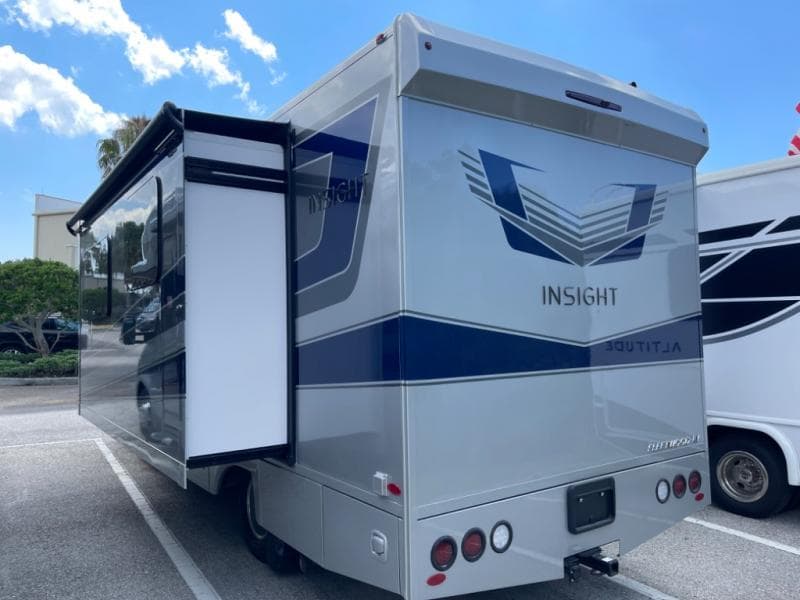 2025 Fleetwood RV 2025 Fleetwood RV Insight - thumbnail 7