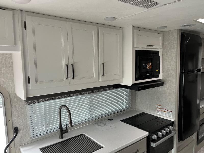 2025 Thor Motor Coach 2025 Thor Motor Coach Quantum - thumbnail 20