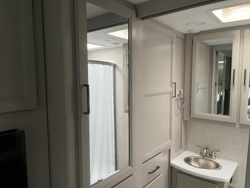 2025 Thor Motor Coach 2025 Thor Motor Coach Quantum - thumbnail 35