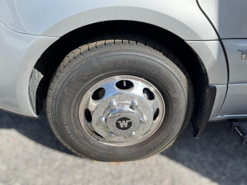 2025 Winnebago 2025 Winnebago Navion - thumbnail 5