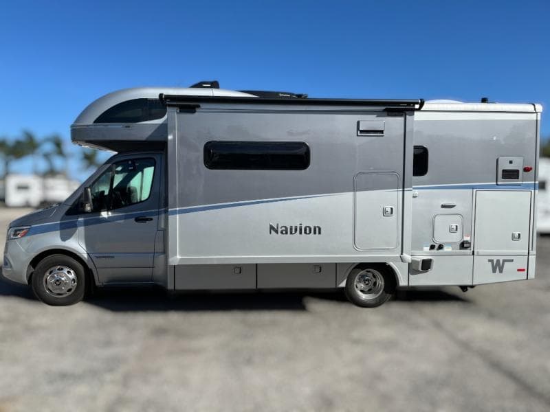2025 Winnebago 2025 Winnebago Navion - thumbnail 6