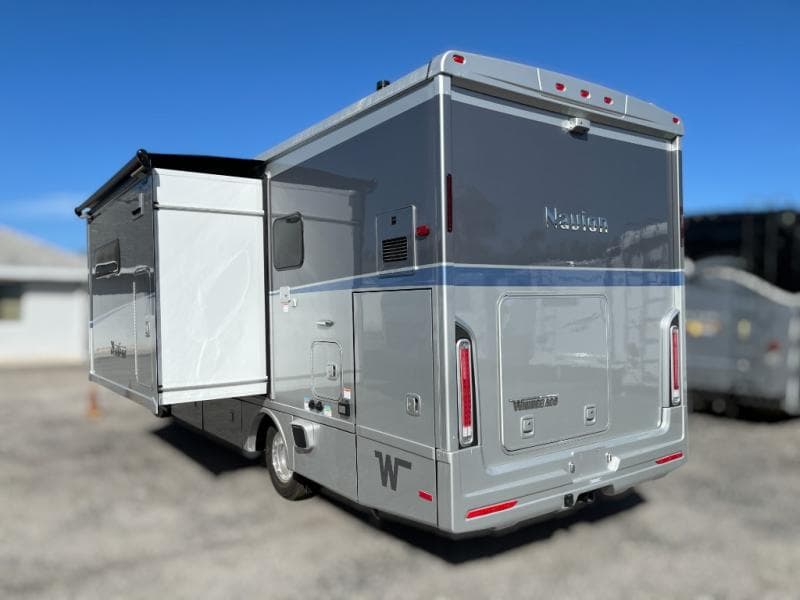 2025 Winnebago 2025 Winnebago Navion - thumbnail 7