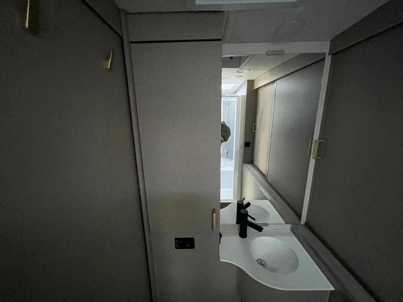 2025 Winnebago 2025 Winnebago Navion - thumbnail 14