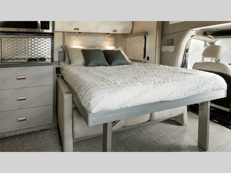 2025 Winnebago 2025 Winnebago Navion - thumbnail 21