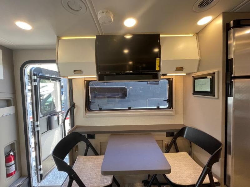 2025 Winnebago 2025 Winnebago View - thumbnail 14