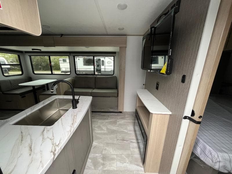 2025 Dutchmen 2025 Dutchmen Kodiak - thumbnail 9