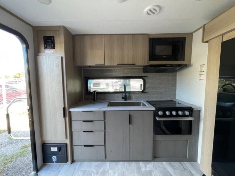 2025 Dutchmen 2025 Dutchmen Kodiak - thumbnail 9