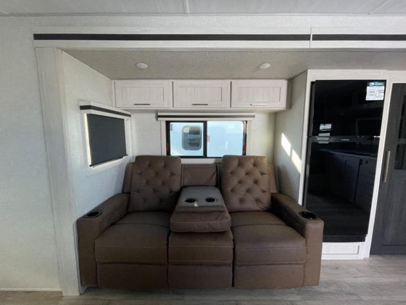 2025 Forest River 2025 Forest River Grand Surveyor - thumbnail 11