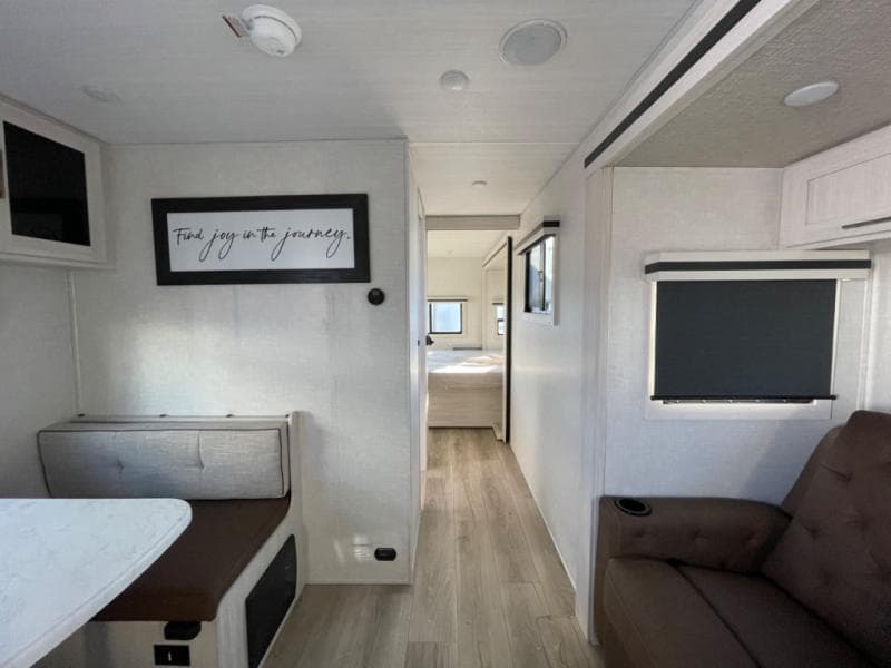 2025 Forest River 2025 Forest River Grand Surveyor - thumbnail 10