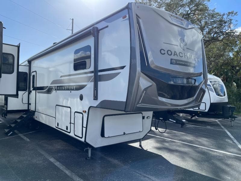 2025 Coachmen Brookstone 370RLLO